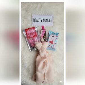 Lux Skincare Set - Pink & Cream Face Masks Gold & Rosw Bathbombs Soft Scarf Nw